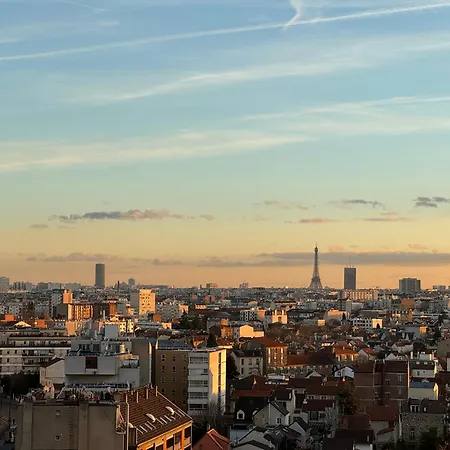 Eiffel Tower View Homestay,20mins To Paris Homestay Colombes (Hauts-de-Seine)