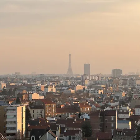 Homestay Eiffel Tower View Homestay,20mins To Paris *