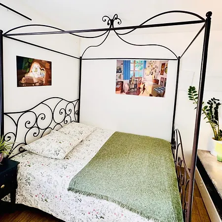 Eiffel Tower View Homestay,20mins To Paris Homestay *