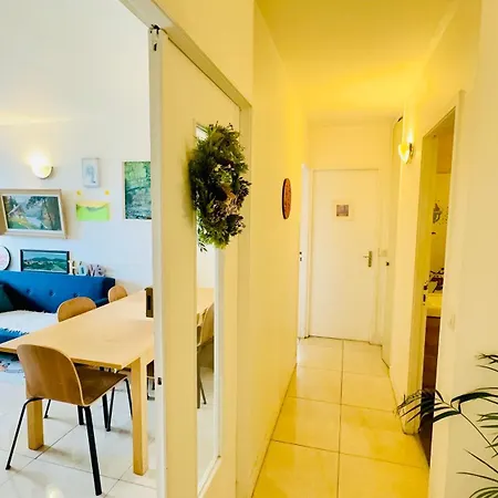 Eiffel Tower View Homestay,20mins To Paris Colombes (Hauts-de-Seine)