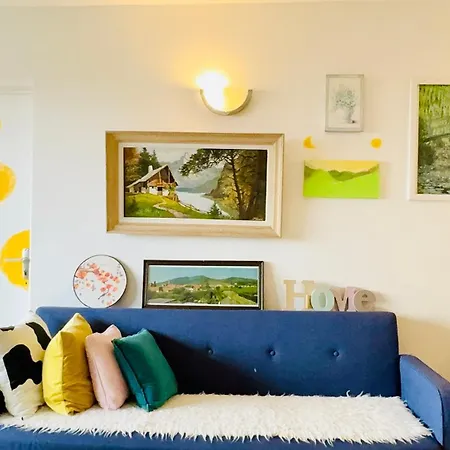 Eiffel Tower View Homestay,20mins To Paris Homestay