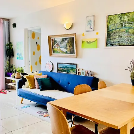Eiffel Tower View Homestay,20mins To Paris Homestay